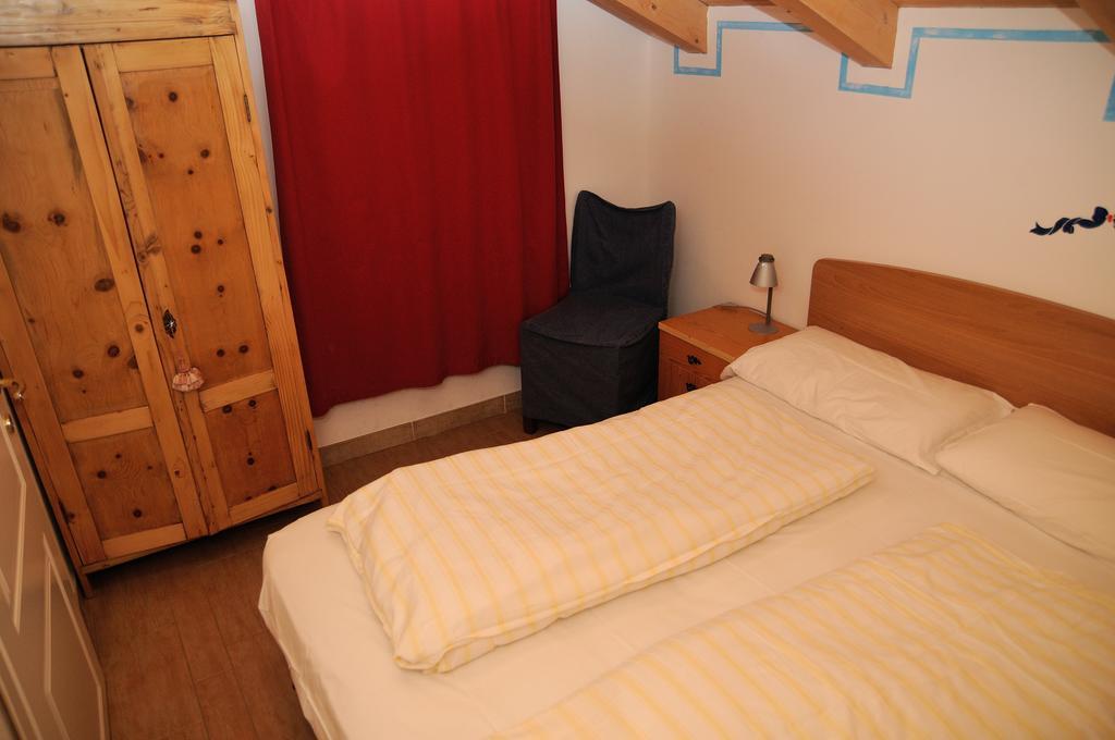 Roe Apartment Panchia Phòng bức ảnh
